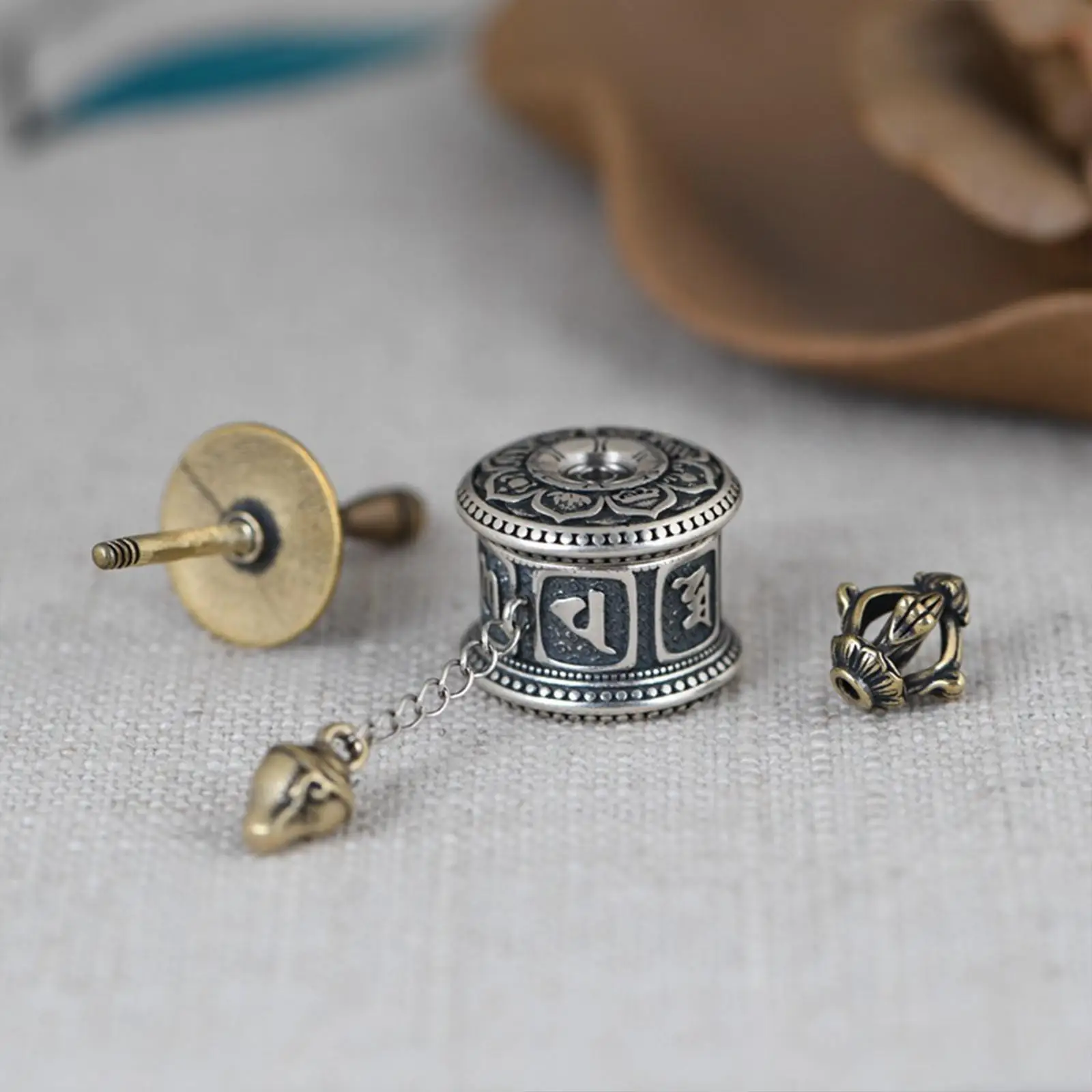 Tibetan Buddhist Prayer Wheel Pendant Copper Six Word Mantra Auspicious Symbols Vintage Craft Necklace Meditation Jewelry Gift