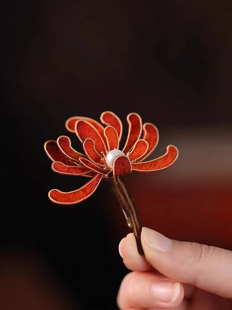 FXLRY Original Handmade Pearl Chrysanthemum Delicate Autumn And Winter Brooch Coat Corsage Aaccessories