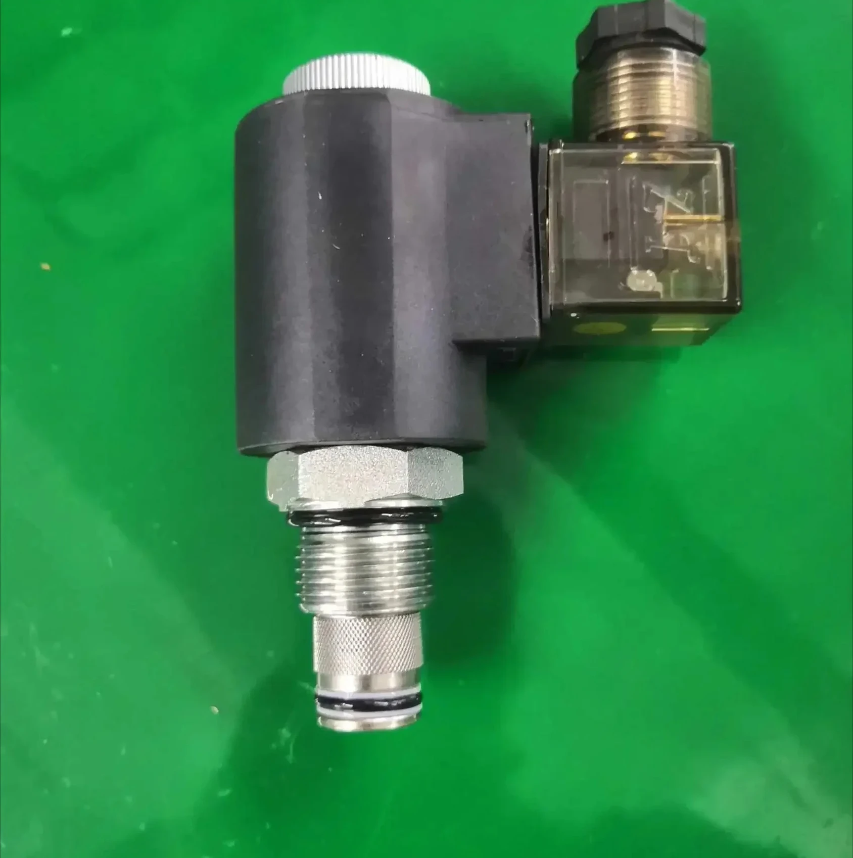 DHF10-228 SV10-28 Bidirectional Check Solenoid Valve Threaded Cartridge Valve Power Unit Hydraulic Station Accessories