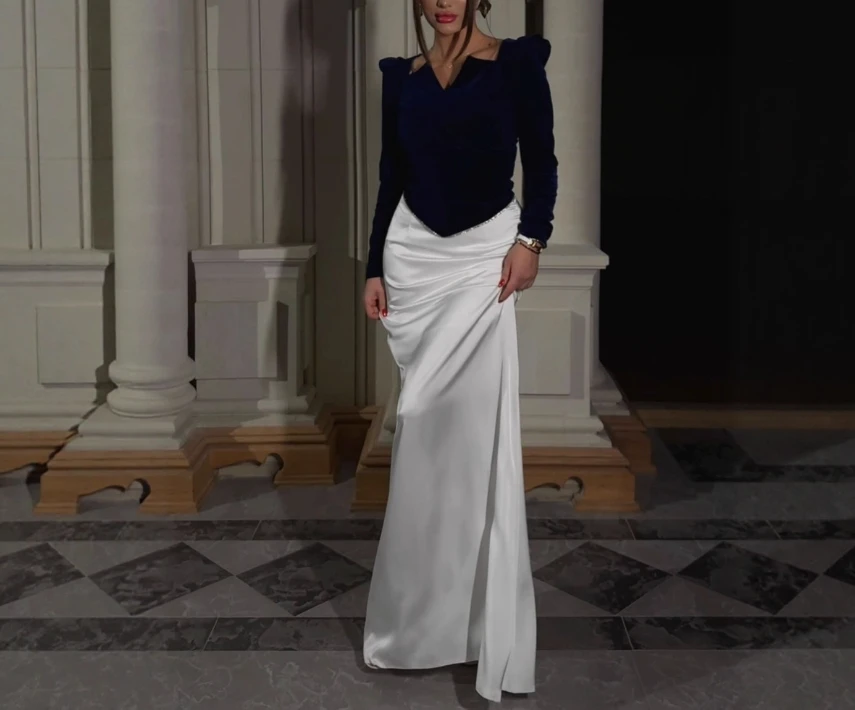 

Elegant and Luxurious Long-Sleeved Silver Lace Dress Set
