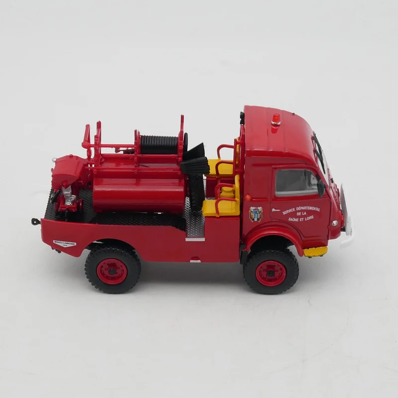 Renault R2240 modelo de coche de aleación de simulación de motor de fuego francés, escala 1:43, pantalla estática, juguete coleccionable, decoración de recuerdo, regalo