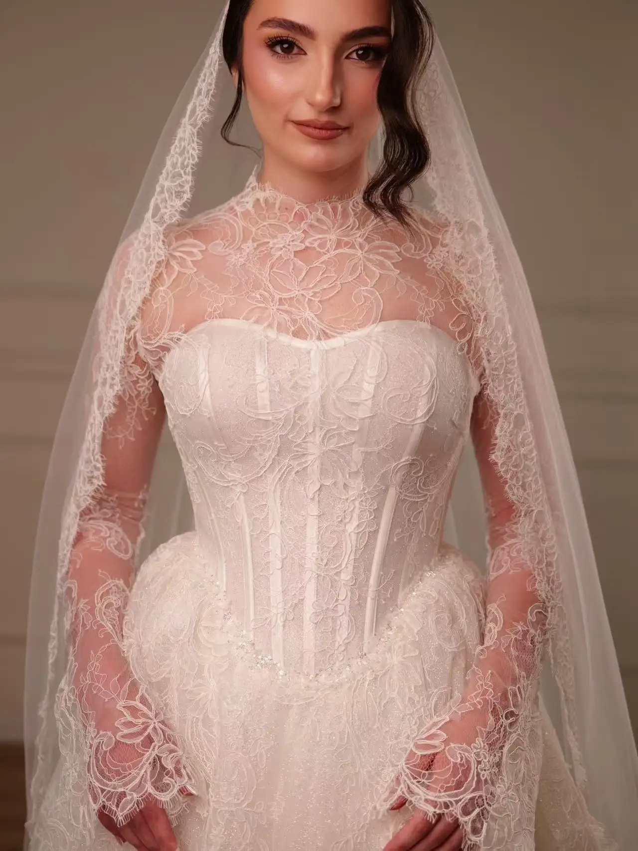 2026 High Neck Long Sleeve Lace Ball Gown Wedding Dress Sweetheart Corset Bodice Pearl Button Back Bridal Gown Custom Plus Size