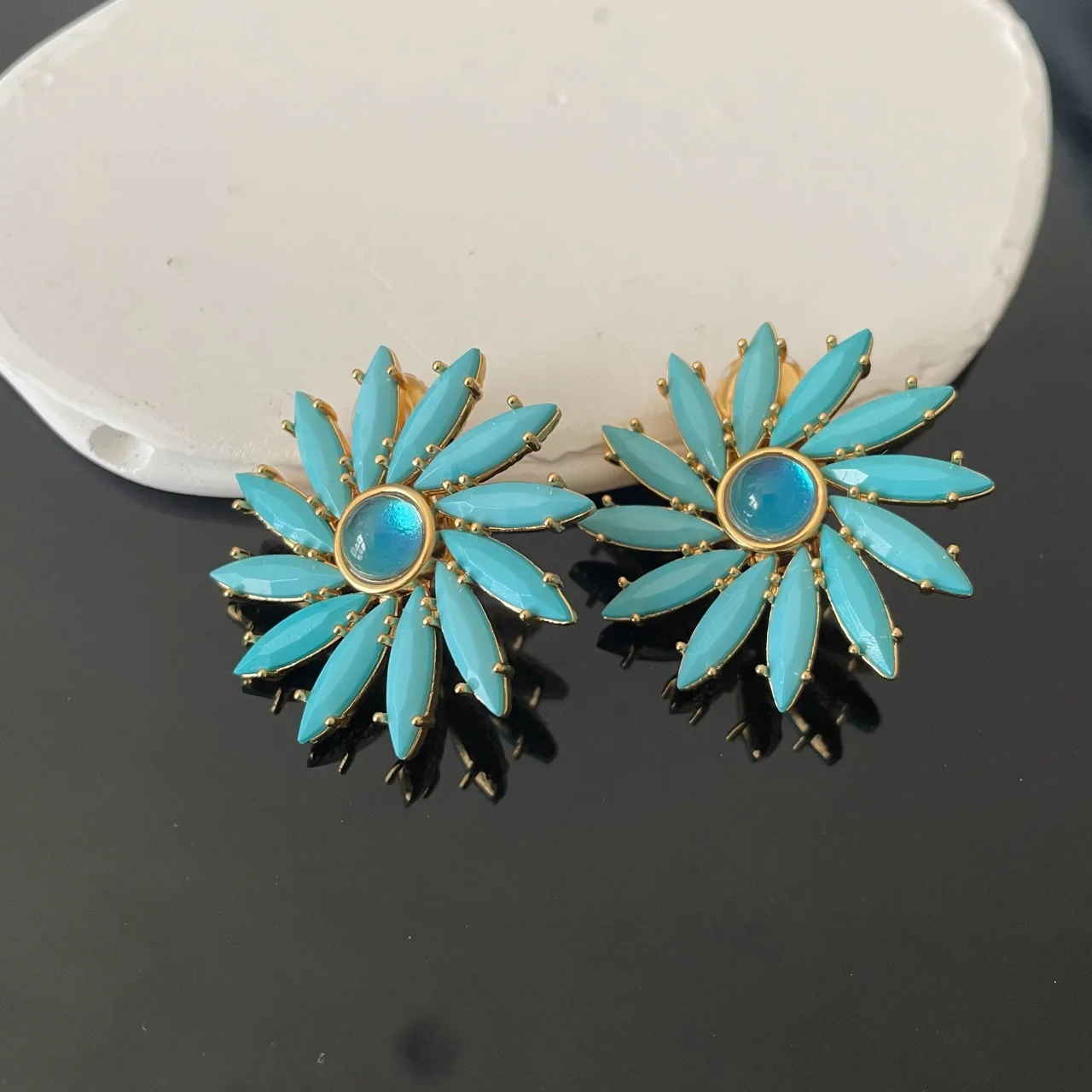 

925 Silver Vintage Enamel Colored Small Daisy Glass Ear Clip Fresh Spring/Summer Sweet and Cute