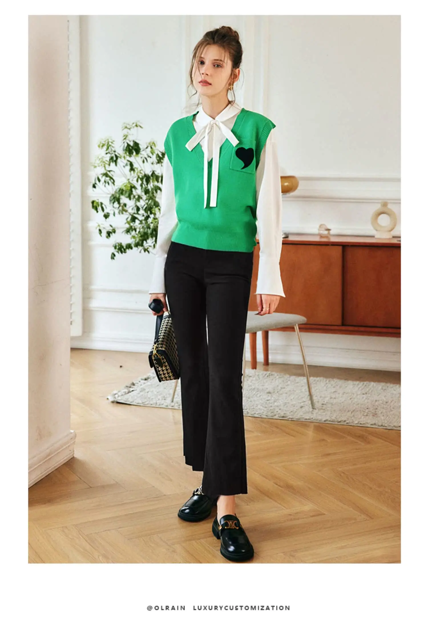 

OLrain Women Sweater Vest 2025 Autumn Fashion V-neck Knitwear Pullover Sleeveless Knitted Top Solid Women's Clothing O22QM63568