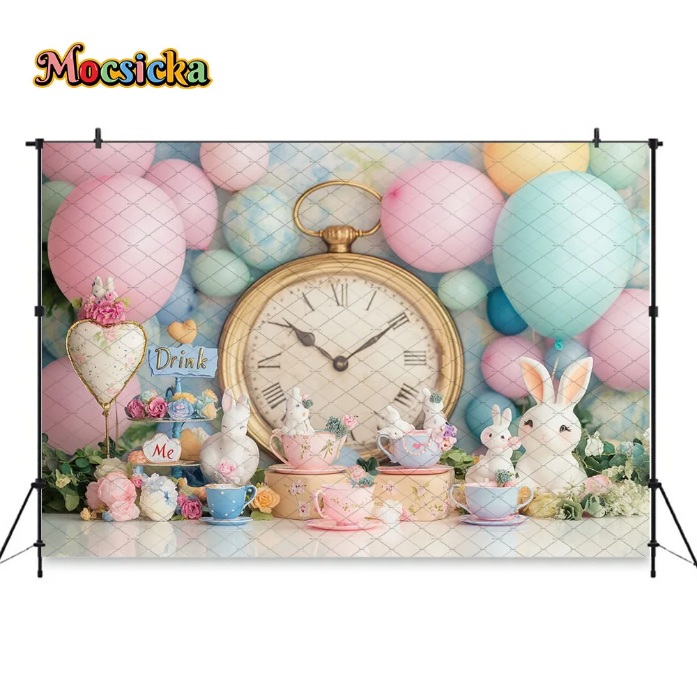 ฉากหลังถ่ายภาพงานเลี้ยงน้ำชาธีมสาวน้อยมอคซิก้า วันเดอร์แลนด์ พร้อมนาฬิกา กระต่าย ถ้วยชา ลายดอกไม้ สำหรับตกแต่งฉากหลังงานวันเกิดเด็ก ภาพถ่ายแฟนตาซี