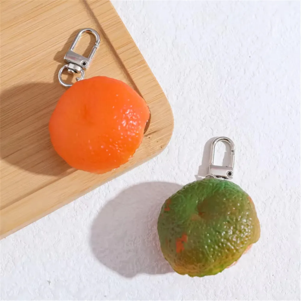 Llavero con colgante de naranja realista en 3D, accesorio lindo para mochila de niñas, pequeño regalo creativo, perfecto para estudiantes