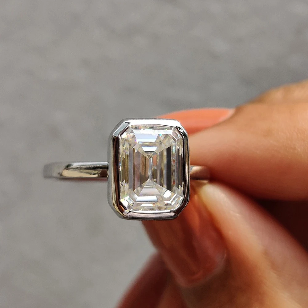 Bezel Cut Emerald Cut Solitaire Moissanite Engagement Rings for Women 2carat D Color VVS1 Lab Diamond Wedding Band S925 Silver
