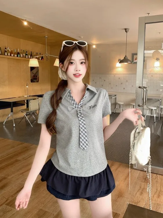 

plus Size Women's College Style Checkered Short Sleeve V-Neck T-Shirt Slimming High Waist Summer Fashion Top Trendy Clothing