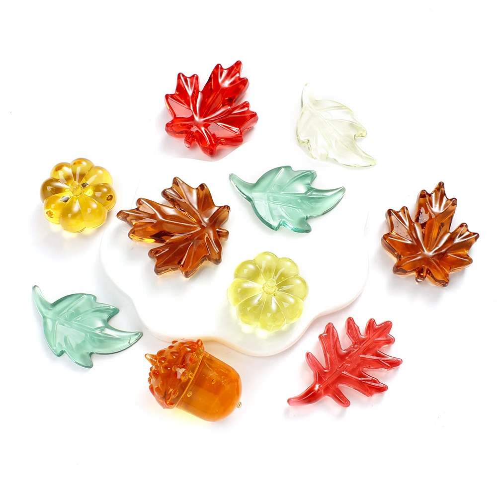 50g Transparente, mehrfarbige Harzperlen in Form von Ahornblättern, Kürbissen und Tannenzapfen, nicht porös, für DIY-Schmuckherstellung und Zubehör – Detail 2