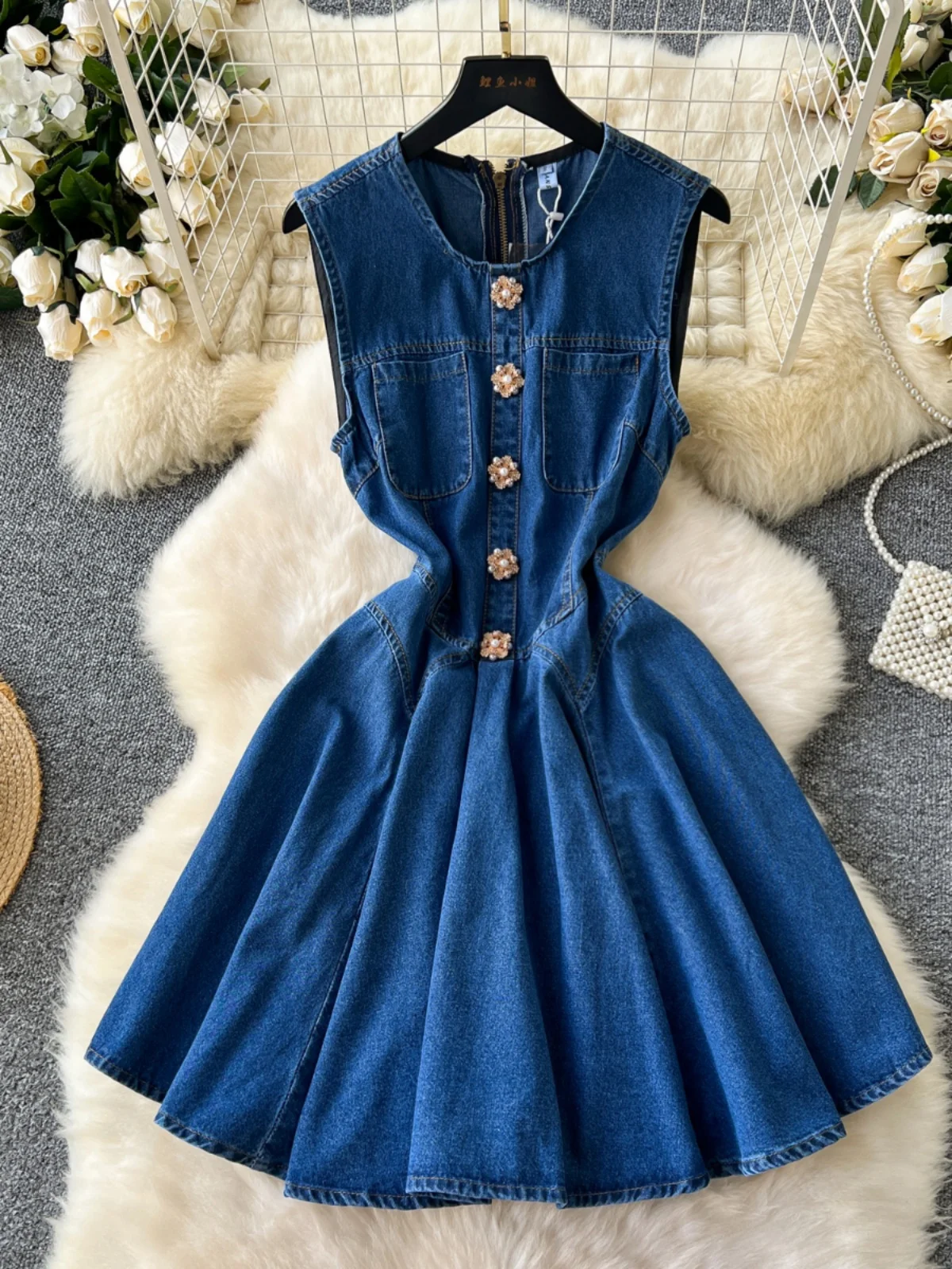 

Summer New Sleeveless Denim Short Dress Beading Single Breasted Slim Waist Blue Pleated Dress Lady A-Line Vestidos