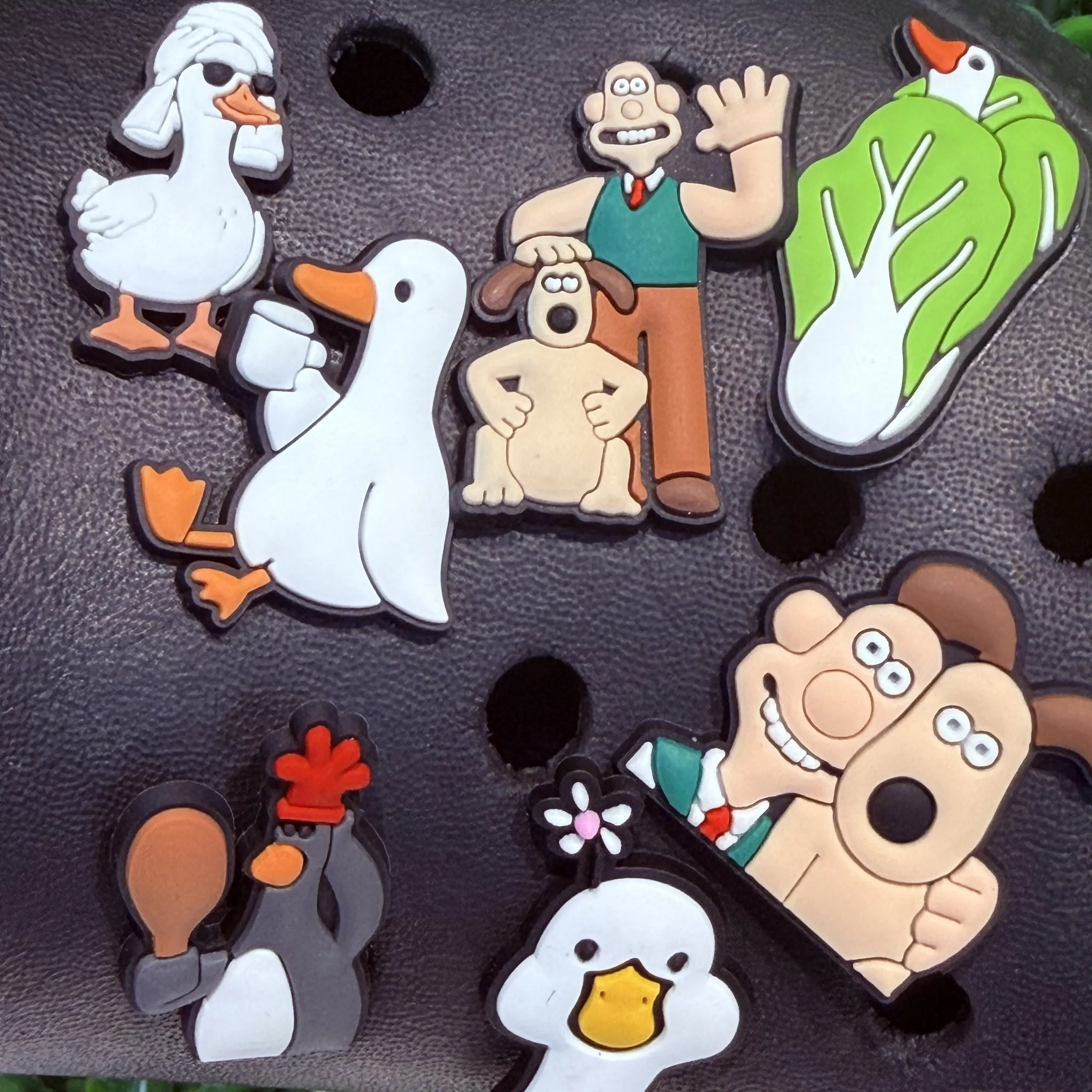7-100Pcs Cartoon Dog Goose Pvc Sandals Shoe Charms Clogs Pins Shoes Ornaments Buckle DIY Phonecase Hole Slipper Accessories