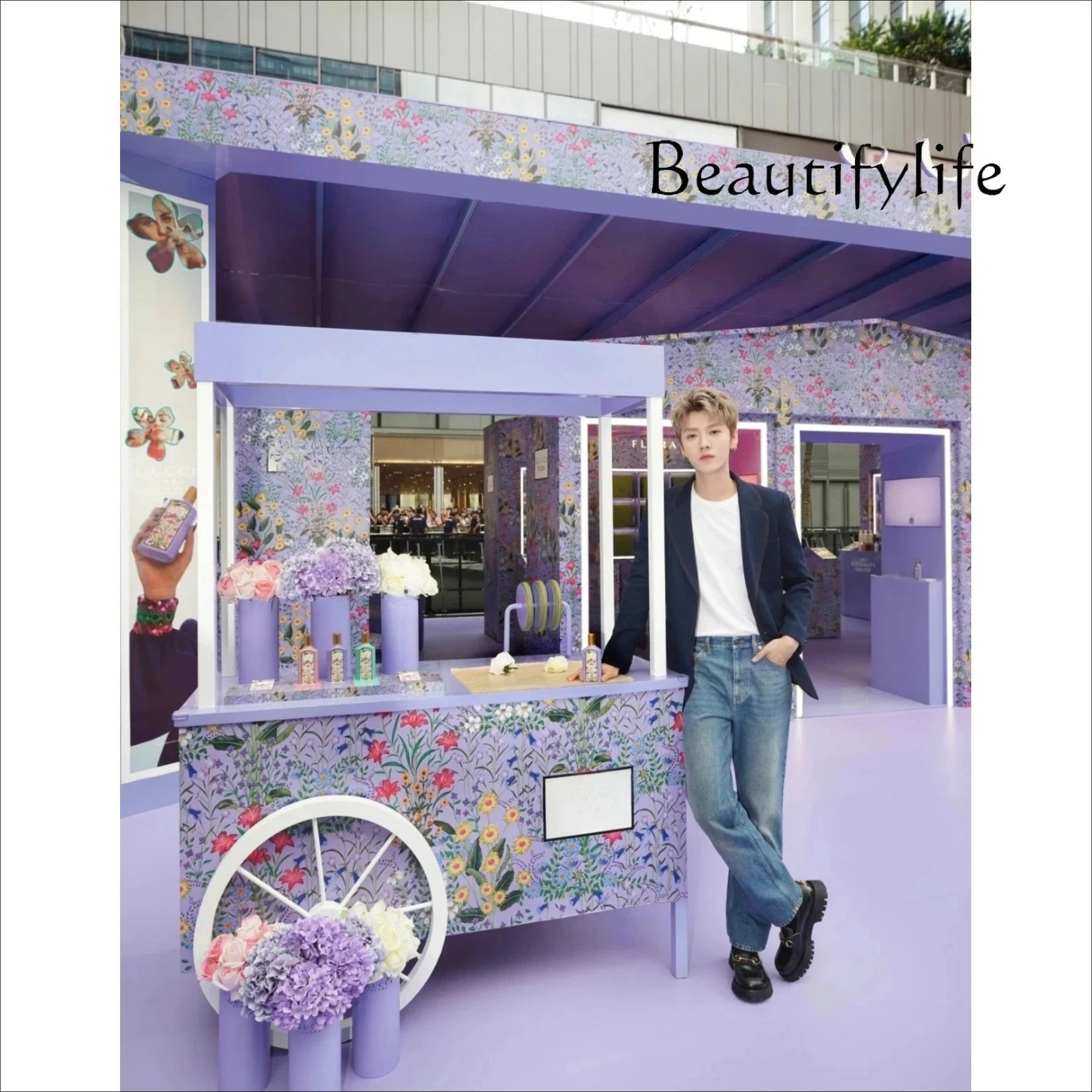 

Mobile display car, shopping mall custom wrought iron sales car, commercial multi-function cart