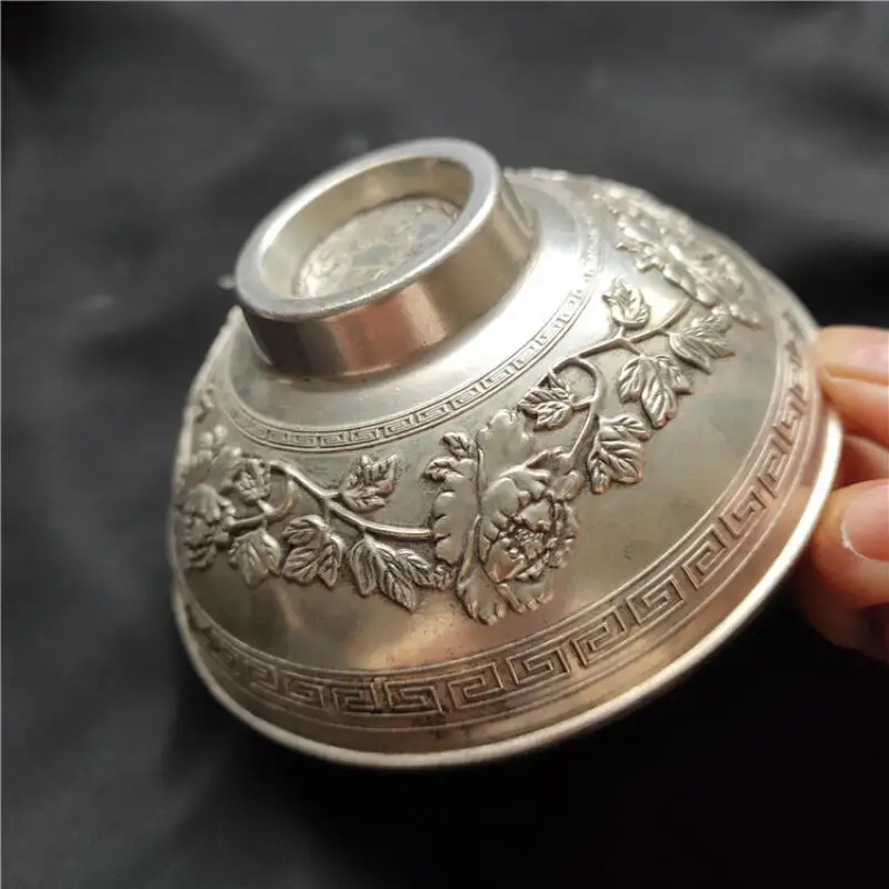 China Antique Miscellaneous Crafts Exquisite White Copper Fish Flower Relief Tibetan Silver Bowl Ornaments