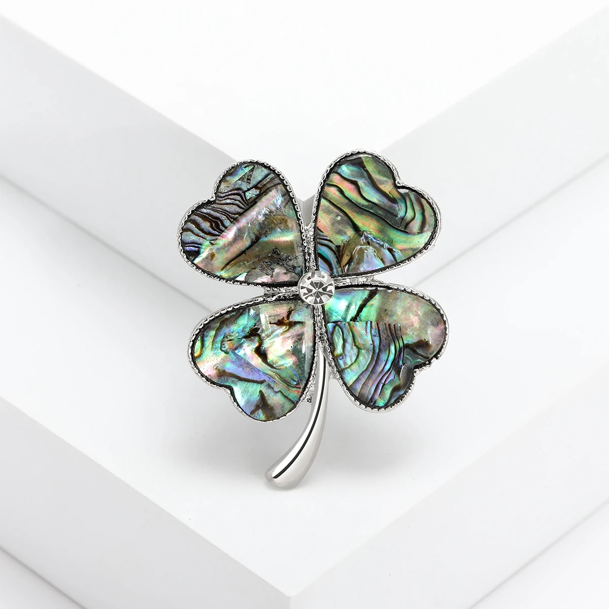 Luxury Four Leaf Clover Brooches for Women Unisex Plant Pins Multi-color Available Office Party Accessories Gifts