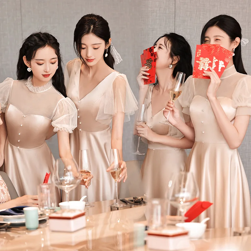 

Champagne Satin Maids of Simple Elegant Sister Group Autumn Winter Formal Long Dress Hotel Indoor Wedding Gown