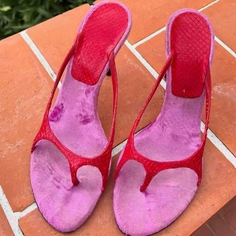 2026 sommer Neue Rosa Wildleder Schlange Muster Patchwork Maultiere Frauen Sexy Stiletts Ferse Slip Auf Strand Kleid Flip-Flops Hausschuhe