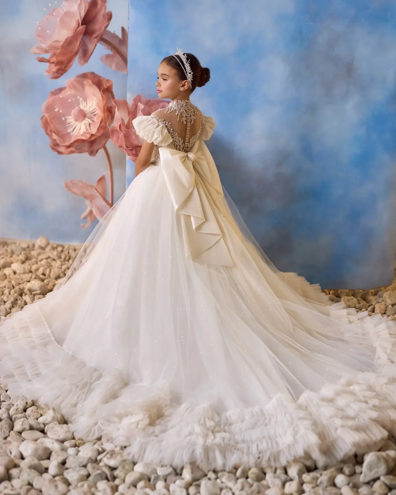 

Luxury Ivory Flower Girl Dresses For Wedding Tulle Beaded With Tail Kids Birthday Party First Communion Ball Gown Customized