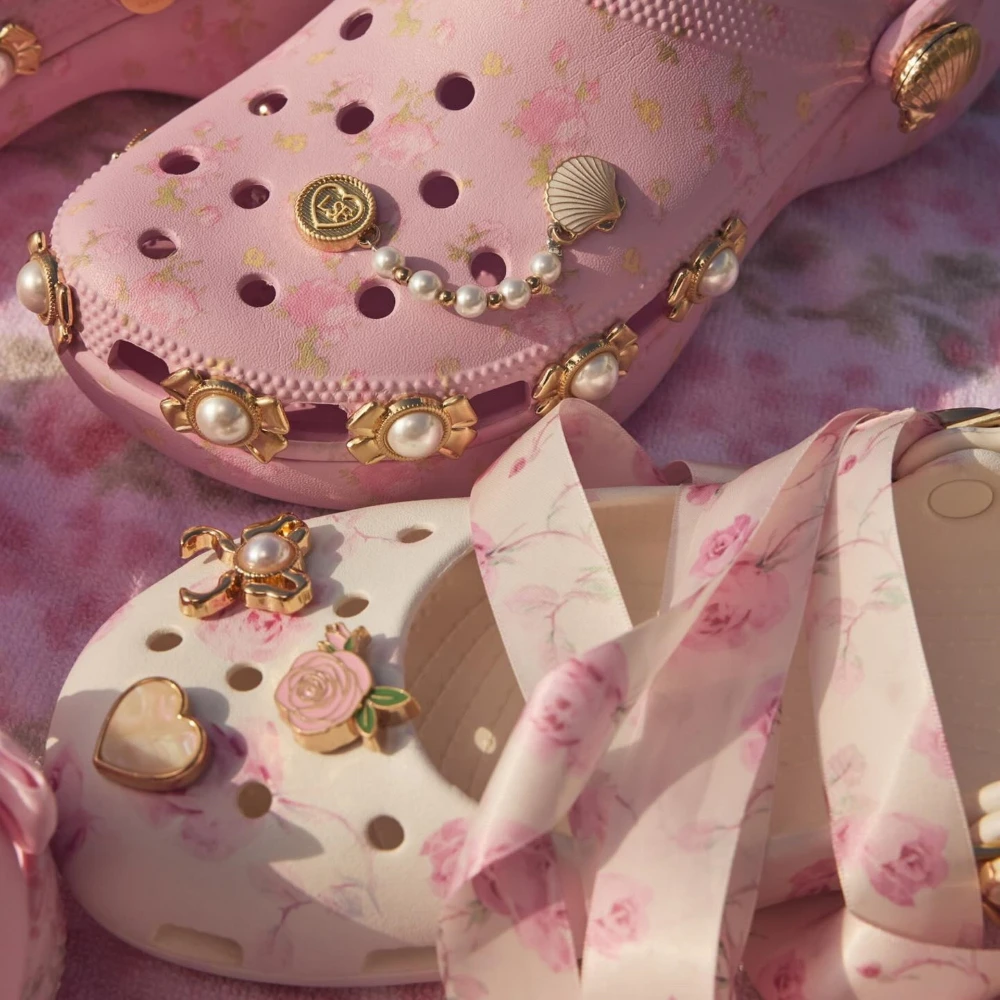Einfache, süße, lila Schleifenvase mit herzförmigen Blumen, DIY-Zubehör, Anhänger für Schmuck. – Detail 1