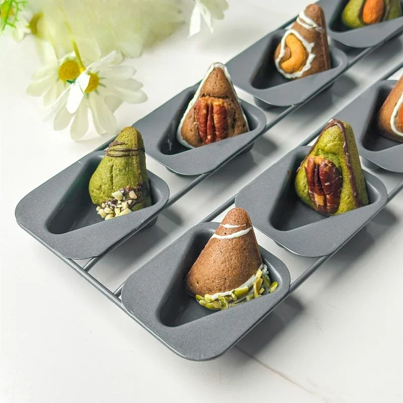 Triangle Baking Mould Handmade DIY Creative Cake Tool Black Carbon Steel Mold Specially Designed for Making Small Cakes 8-Cavity