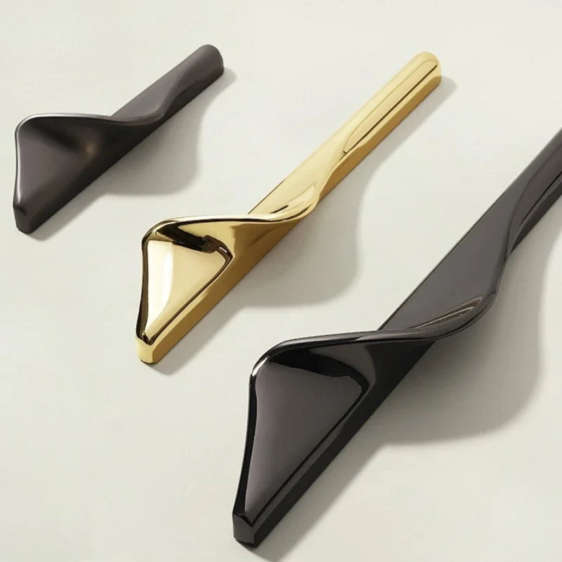 S-Shaped Artistic Luxury Light Style Wardrobe Door Handles High-End Cabinet Drawer Handles Modern Simple Kitchen Cabinet Handles