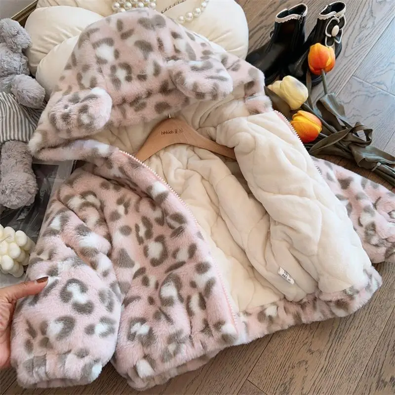 

New autumn and winter girls' coat with children's contrasting leopard print and plush thick hooded jacket