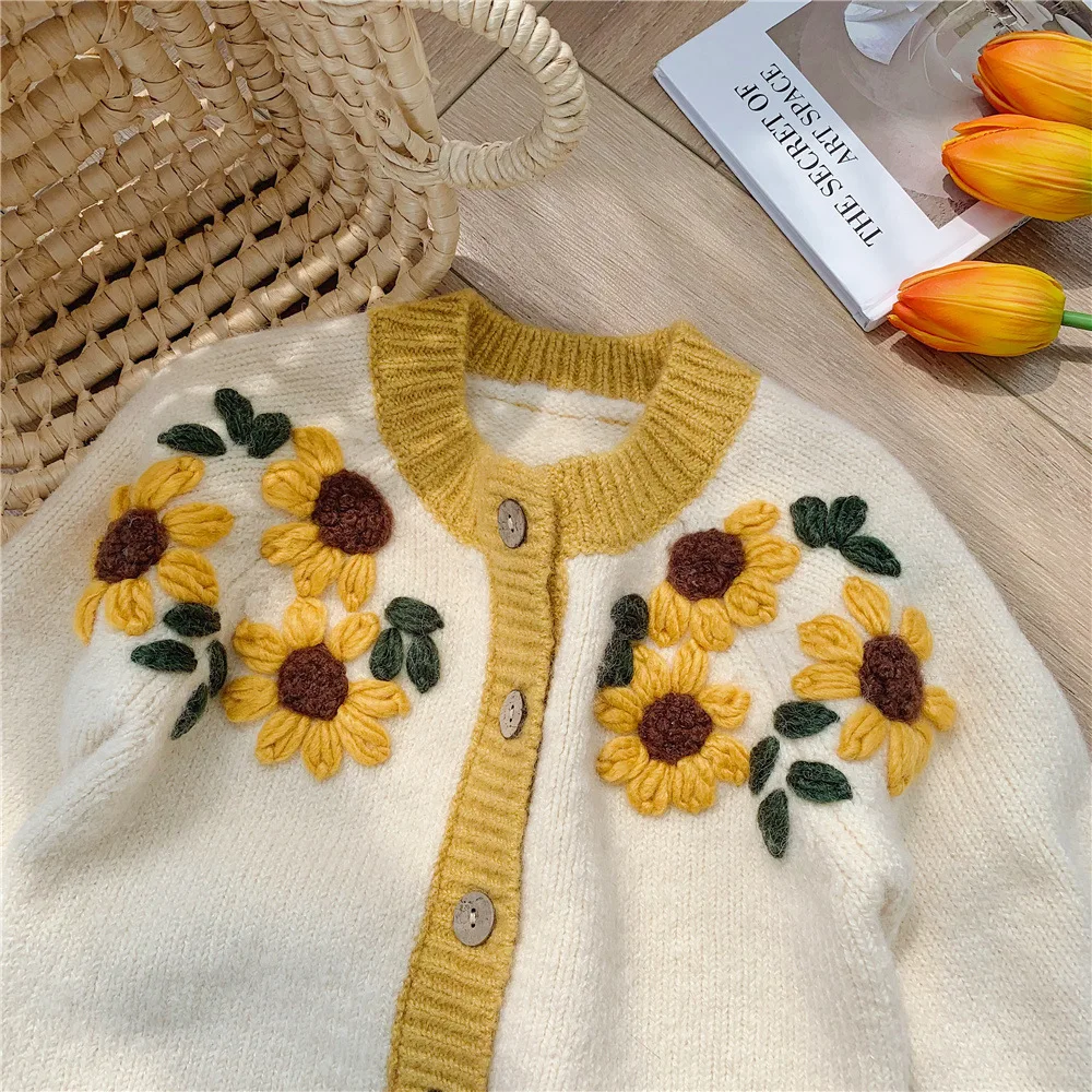 

Children Sweaters 2023 New Autumn Winter Baby Girls Knitted Cardigan Crochet Flowers Toddlers Kids Sweater Coats