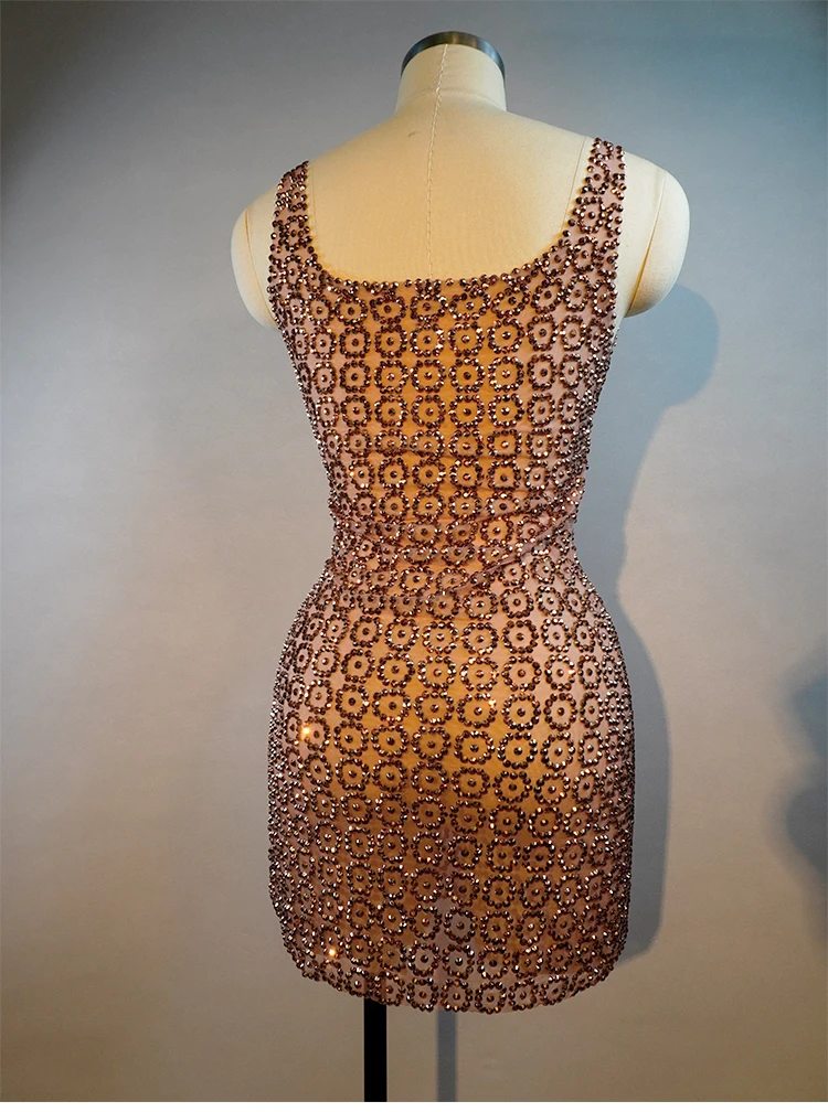 セクシーなステージスパークル Leinstone ノースリーブショートスカートレディースメッシュシースルーお祝いパーティー誕生日パーティー歌手の写真ドレス