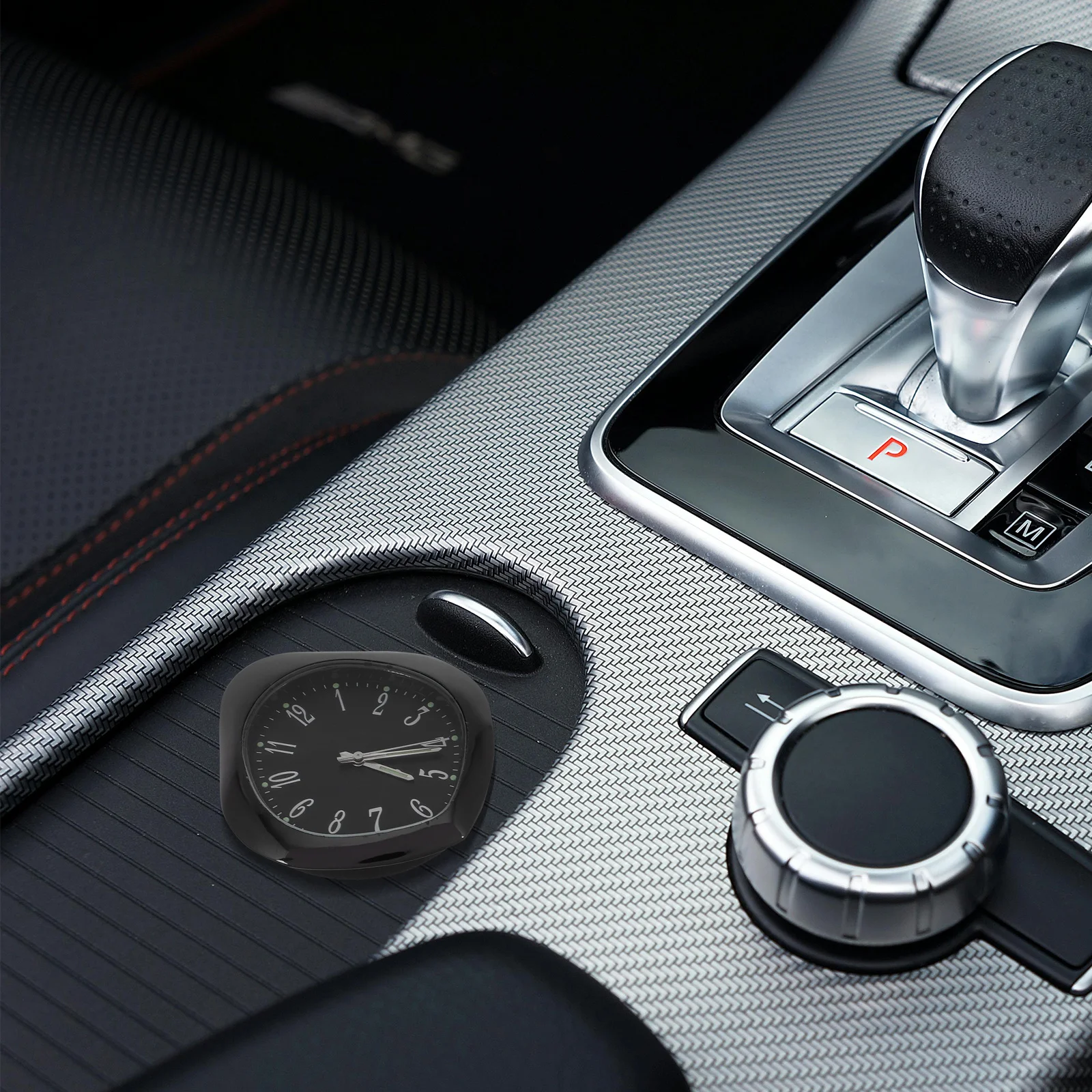 

Luminous Car Clock with Glow in The Dark Design for Dashboard and Air Vent Mounting Creative Automotive Quartz Clock for Vehicle