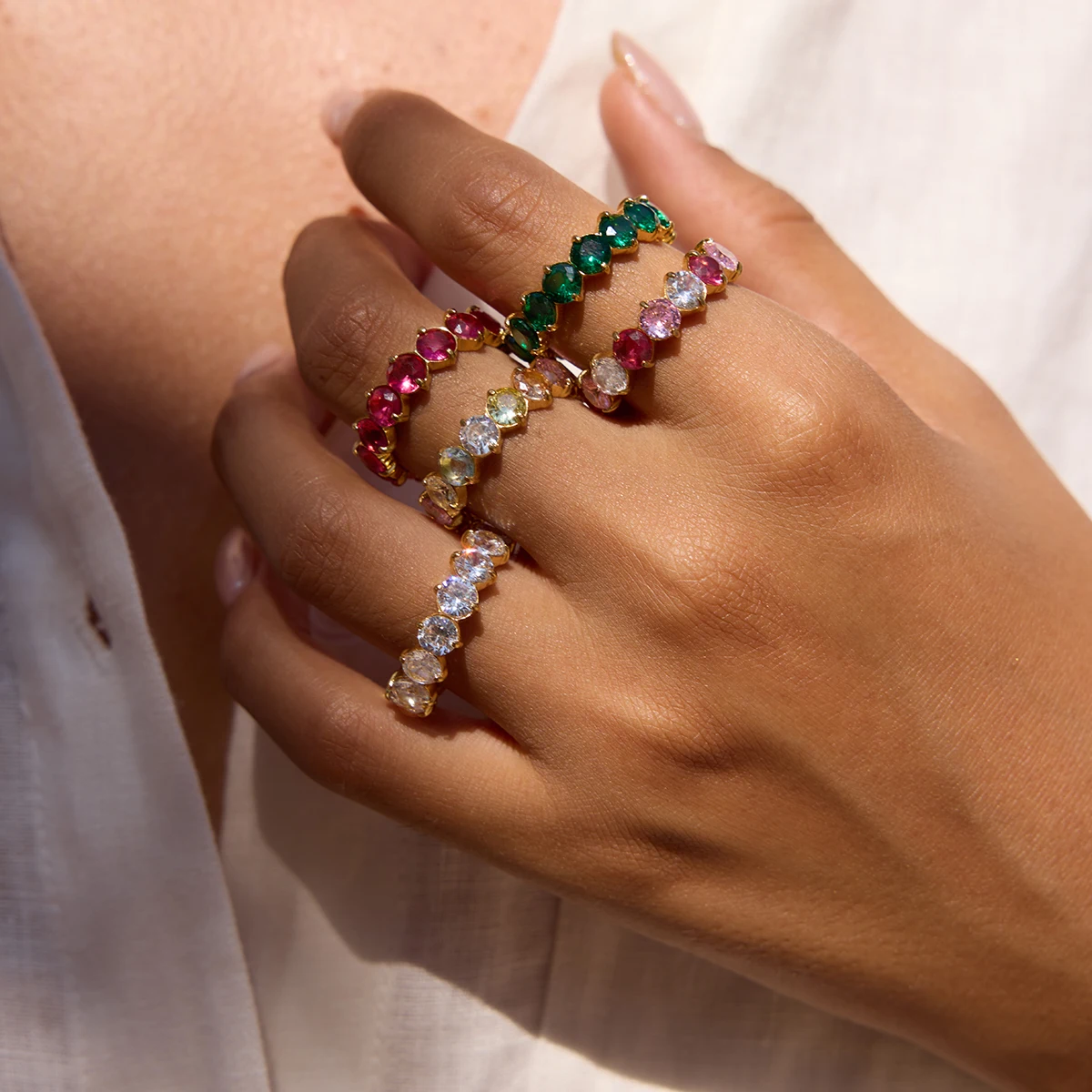 Youthway متعدد الألوان الزركون خواتم للنساء الحد الأدنى 18K مطلية بالذهب الفولاذ المقاوم للصدأ خواتم بسيطة مجوهرات الأزياء الفتيات هدية