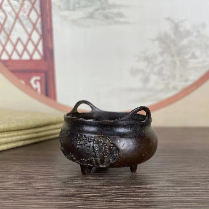 Antique and vintage collectibles, old objects, bronzeware, old incense burner, Xuan De incense burner, household incense burner,