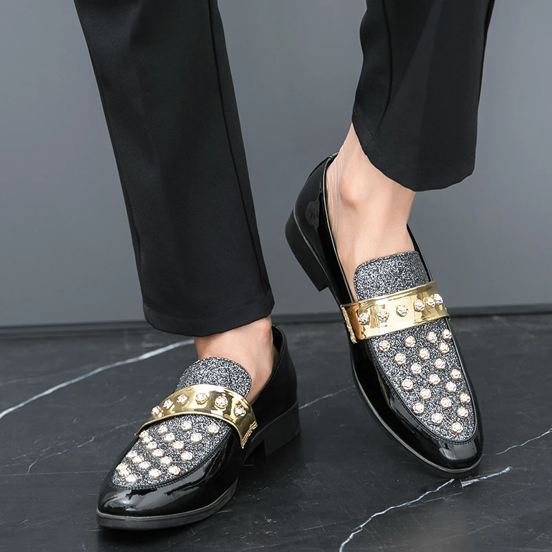 

Retro Classic Men Loafers with Pointed Toes and Low Heels British Style Business Dress One Foot Studded Leather Shoes