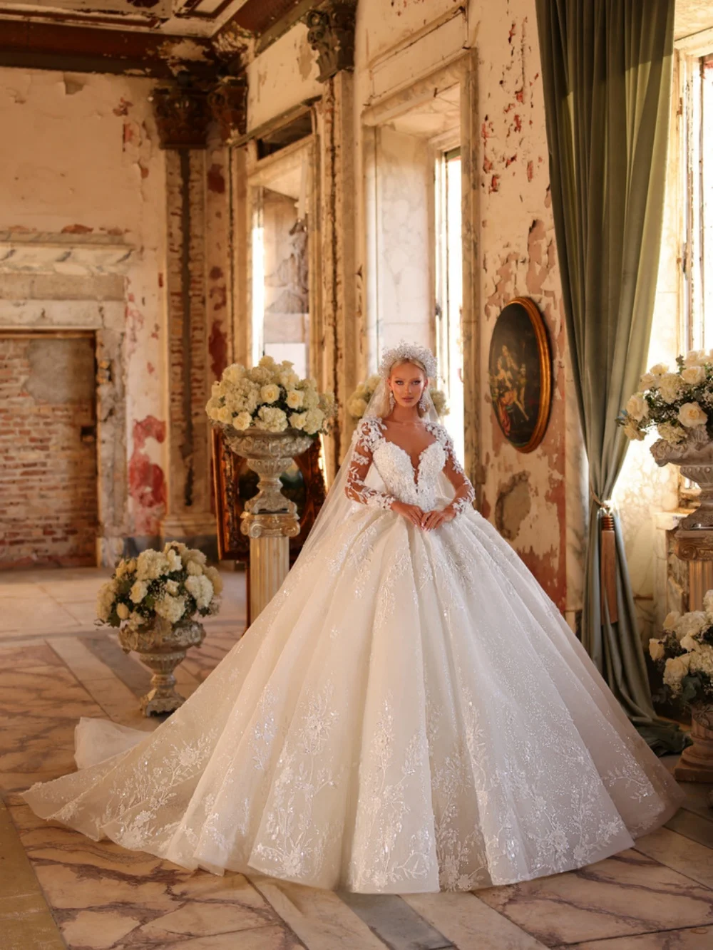 White Shimmering Appliques Wedding Dress Dreamy Vneck Long Sleeve Bridal Gown Customized Luxurious Ball Gowns Dresses For Bride