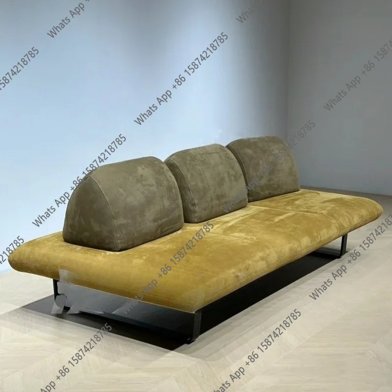 

Диван-софа в средневековом стиле с нишевым дизайном, прямой, трехместный, с мобильной спинкой, цвет Prado Orange, из матового бархата