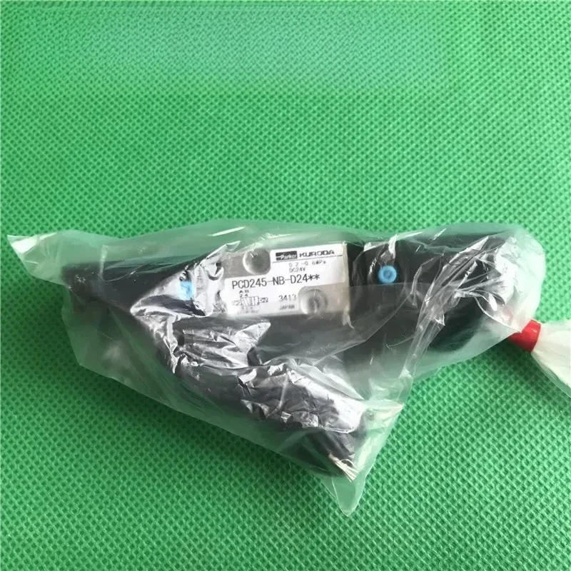 

Original brand new Fuji CP6 square cylinder solenoid valve PCD245-NB-D24