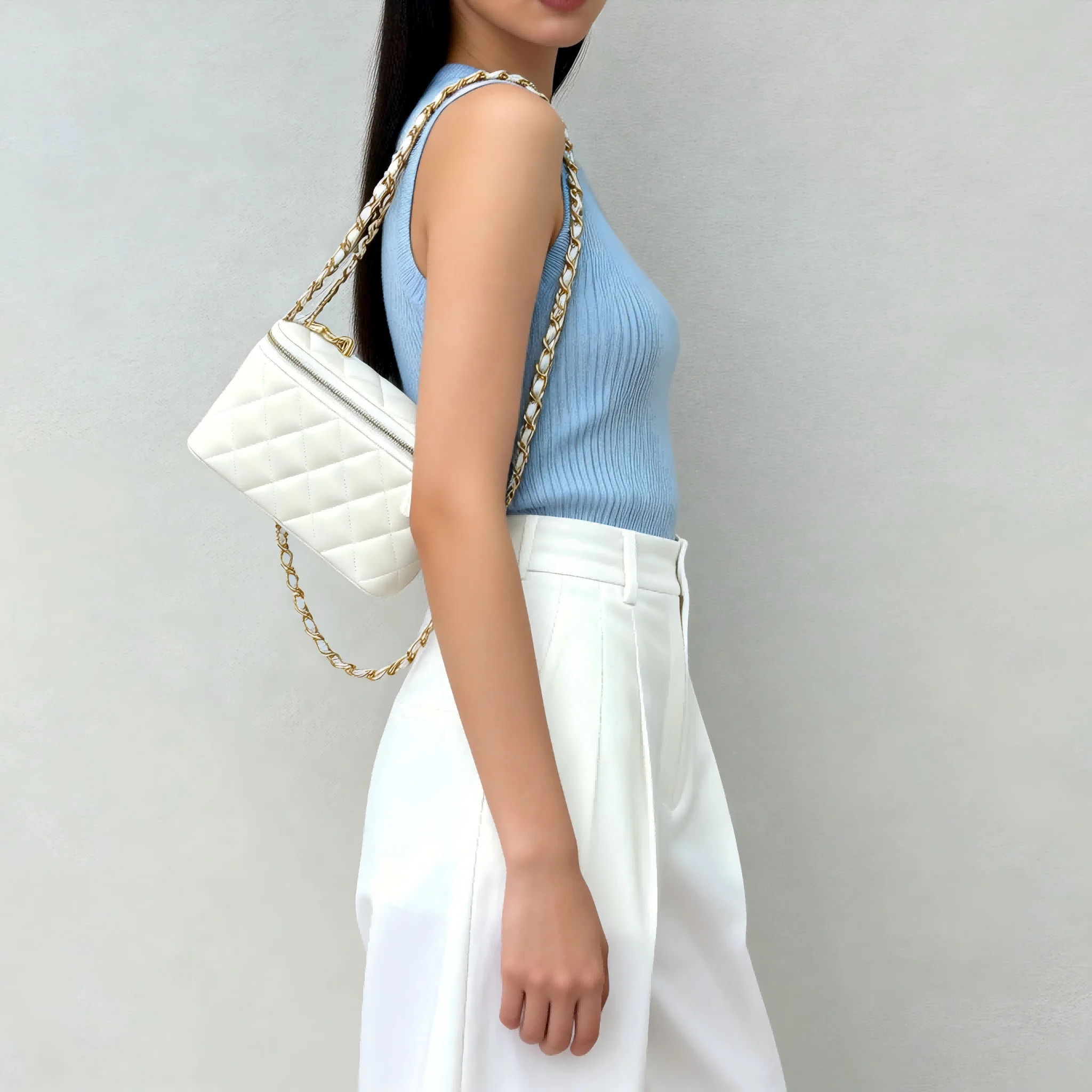 

Women's Handbag, Square-shaped Shoulder Bag with Chain Strap, Stylish Women's Clutch, Minimalist Urban Style, Medium Size