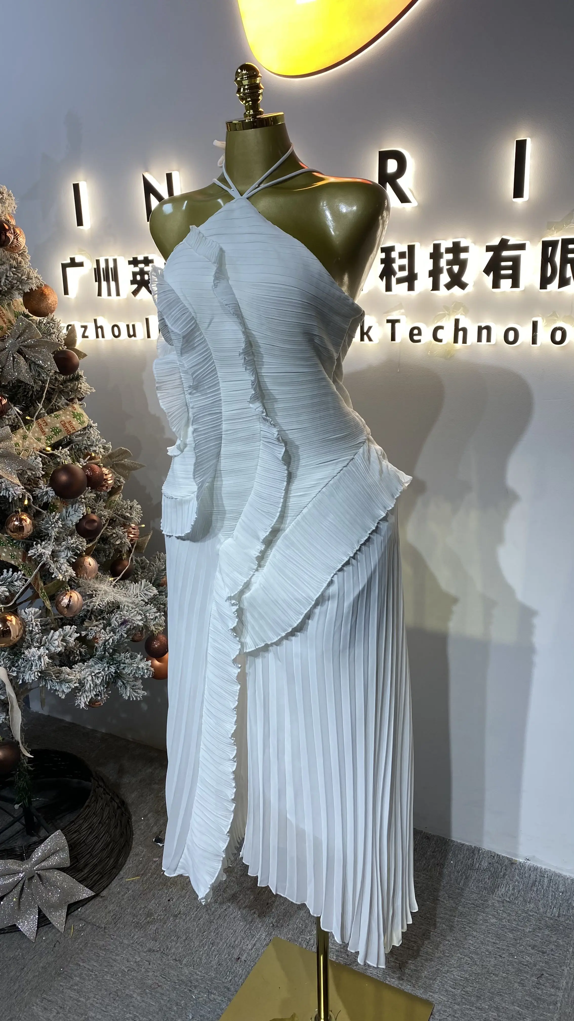 Nuovo abito lungo in chiffon lungo senza maniche senza schienale elegante con volant estivo alla moda per abbigliamento casual da donna-GZXX379