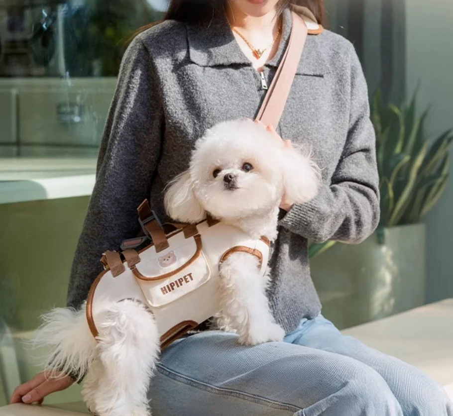 حقيبة ظهر أفقية محمولة للكلاب مع حزام كروس قابل للتنفس ومقبض كتف واحد حقيبة زعيم الحيوانات الأليفة للسفر المريح