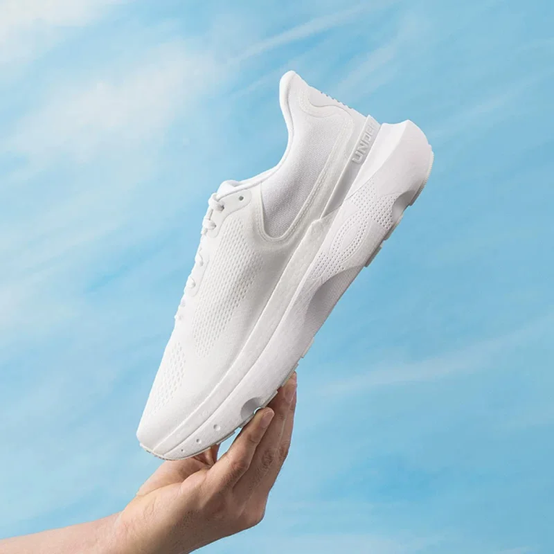 Under Armour – chaussures de course à amorti pour hommes, chaussures de sport en maille respirante, légères et stables, 3028168-100