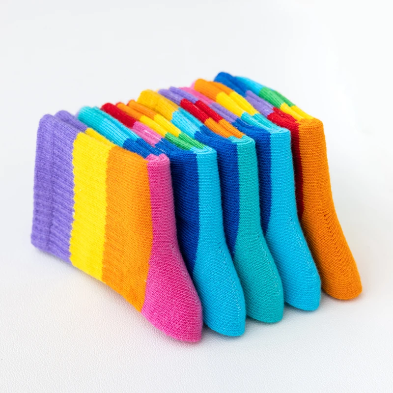 5 Paar Mädchensocken mit Regenbogenmuster, Baumwolle, bequem, atmungsaktiv, weich, Kindersocken – Detail 5