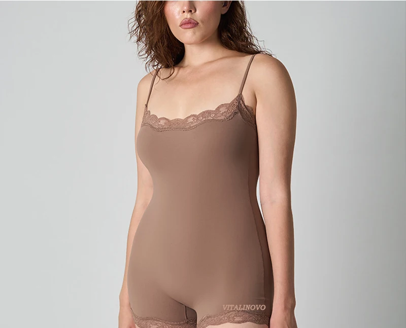 VITALINOVO Damen-Strampler, quadratischer Ausschnitt, Spitzenbesatz, kurzer Strampler, Onesie, ärmellos, Spaghettiträger, quadratischer Ausschnitt, Tank-Top, einteiliger Pyjama – Detail 7