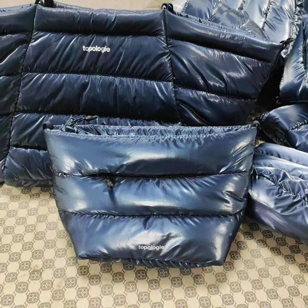 

2026 New Fashion Topologie Cloud Shoulder Bag Crossbody Handheld Mini Tote Waterproof Lightweight