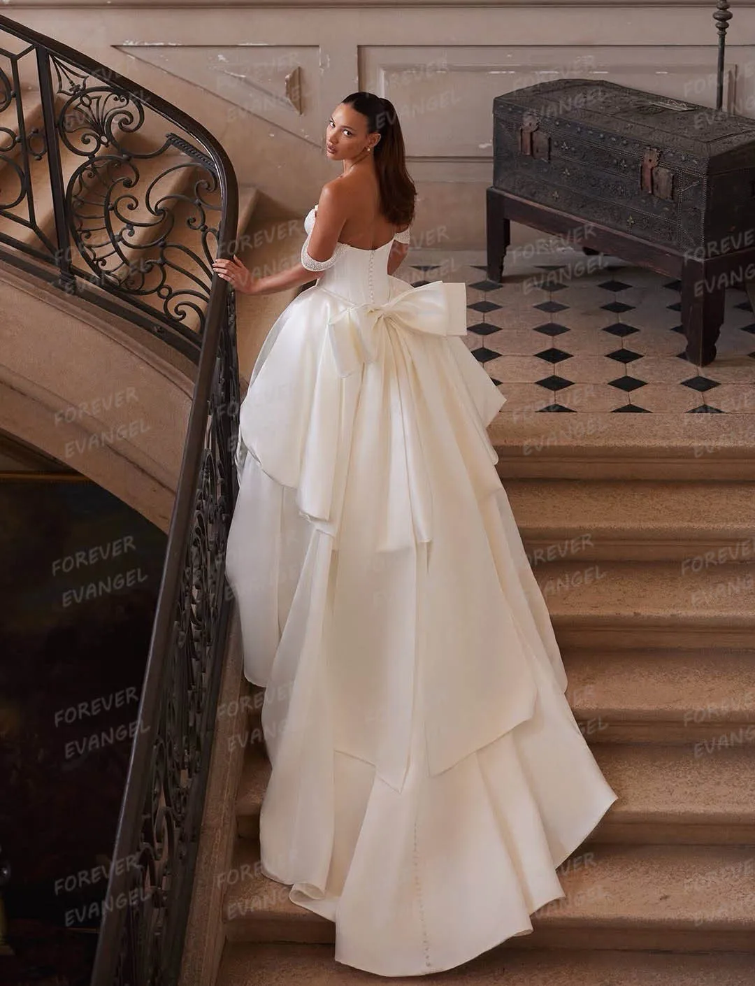 Simple Satin Wedding Dresses A Line Woman's Sweetheart Bride Gowns Sleeveless Backless Sweep Train Vestidos De Noche Customized