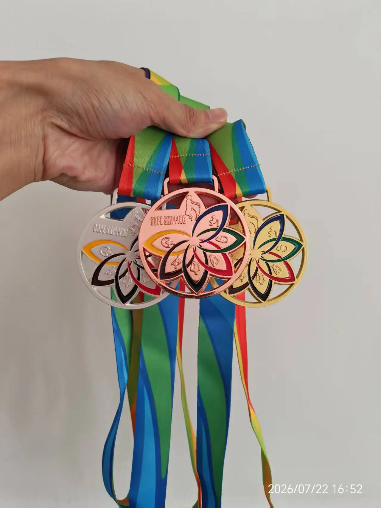 Médailles de compétition à sauter la corde, médailles commémoratives pour réunion sportive scolaire, or, argent et bronze.