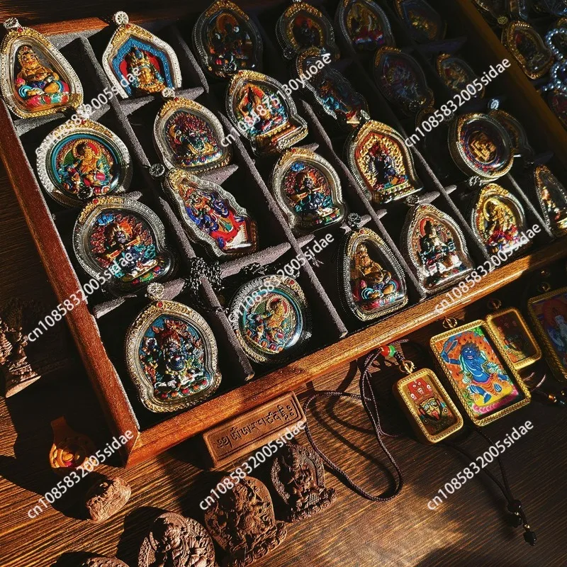 Xizang hand-painted small thangka rub sterling silver gawu box pendant portable Buddha statue
