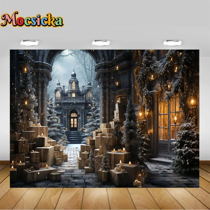クリスマスコーナーの背景、森の中の古い城、多くのクリスマスギフトボックス、子供の肖像画の背景、写真スタジオ、冬