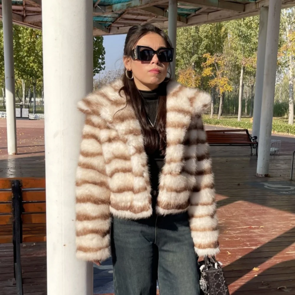 Winter Eco Fur Coat Fashion Girls Oversized Gradient Fur Coat Women Thick Warm Outerwear Fluffy Faux Fox Fur Jacket