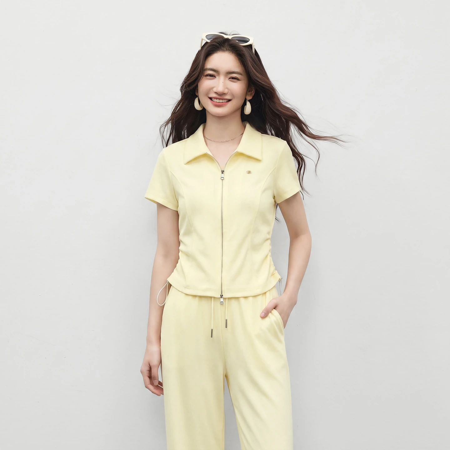 SENTUBILA Women's Commuter Suit 2026 Summer Lapel Zipper T-Shirt Drawstring Straight Trousers Two-Piece Set 162ZF7508