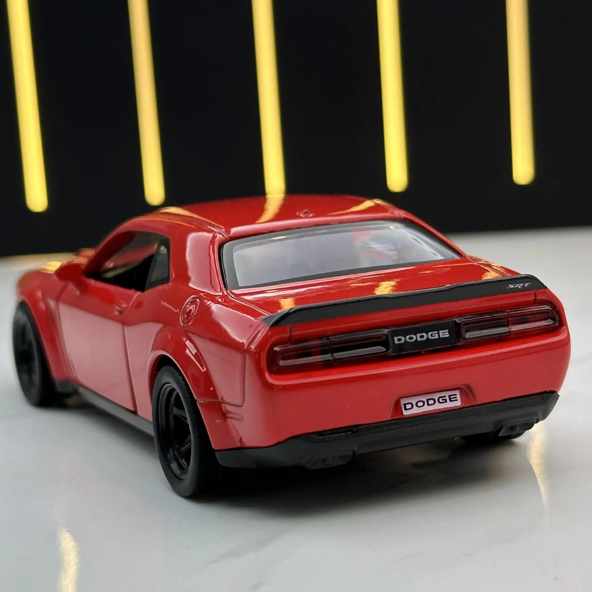 1:36 دودج تشالينجر SRT شيطان سيارة رياضية سبيكة دييكاست سيارة لعبة مجسمة مع التراجع للأطفال الهدايا لعبة جمع A141