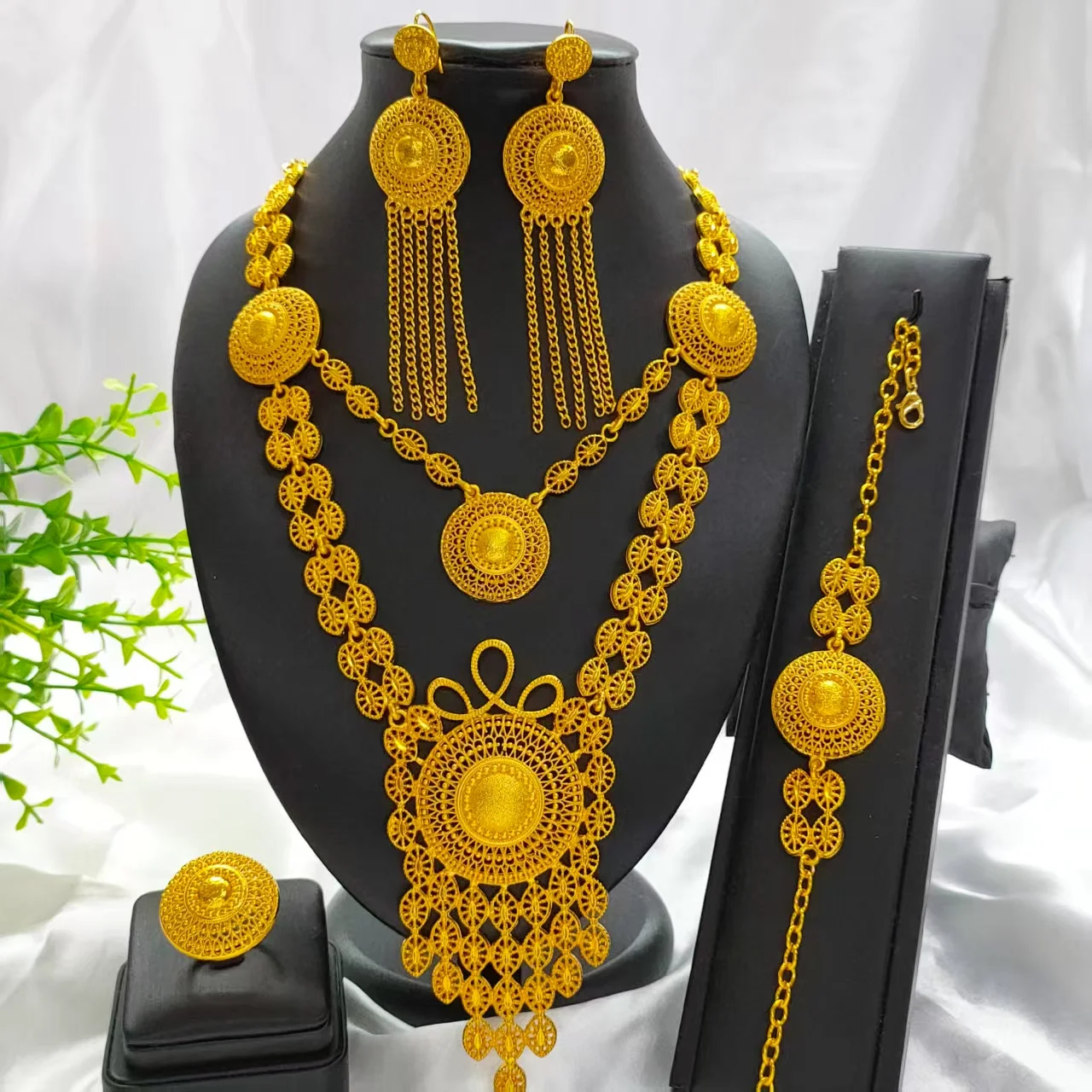 

Dubai Gold Color Jewelry Set For Woman Bridal Nigerian African Long Chain Necklace Earrings Bracelet Ring Jewellery Set