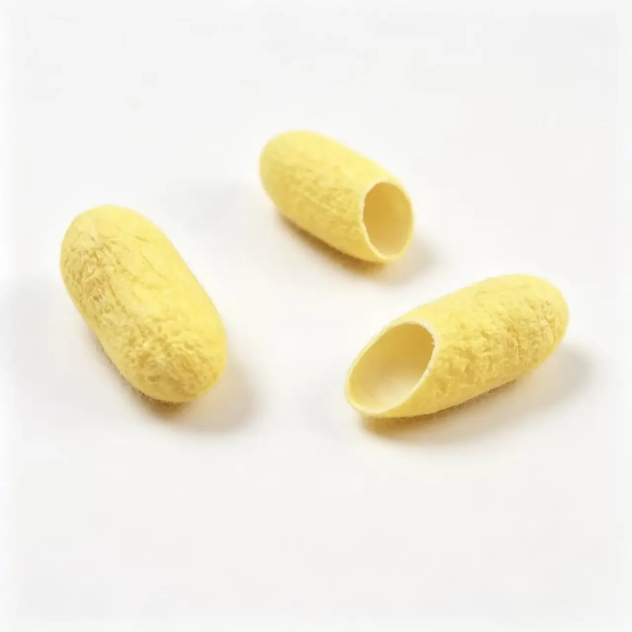 

Factory Supply Cut Silk Cocoons - Natural Mulberry Silk Balls for Facial Exfoliation, Skin Care & Beauty, Golden Yellow Silkworm
